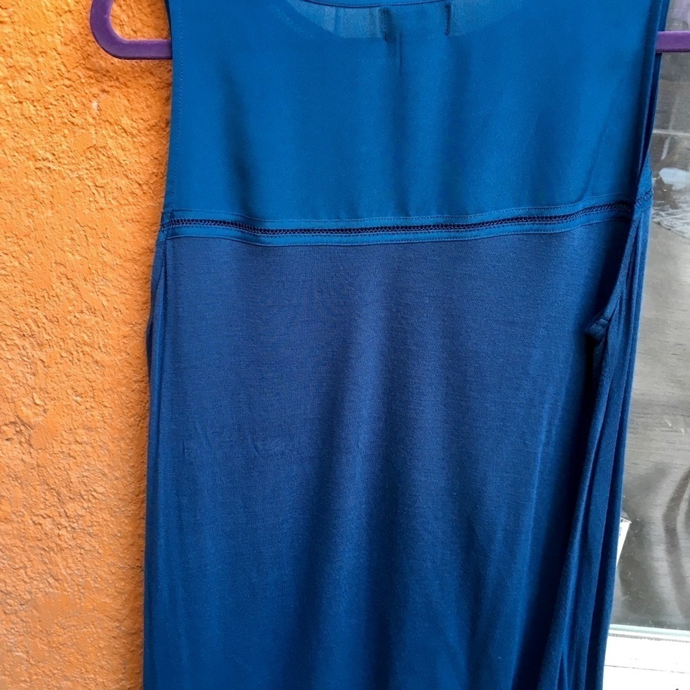 Old Navy Blue Sleeveless Blouse - Picture 3 of 4